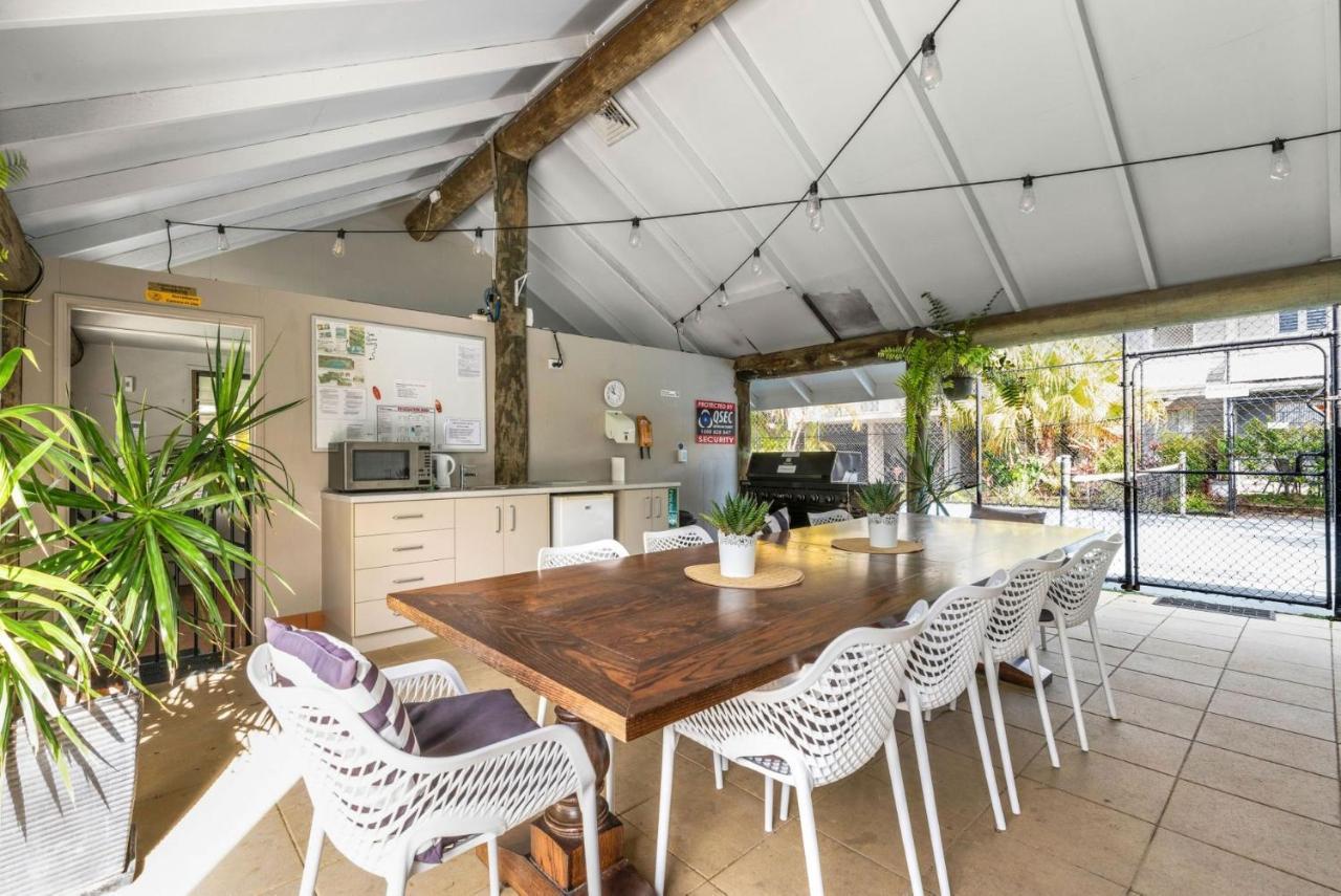 Pelican Beach Resort Noosaville Exterior photo